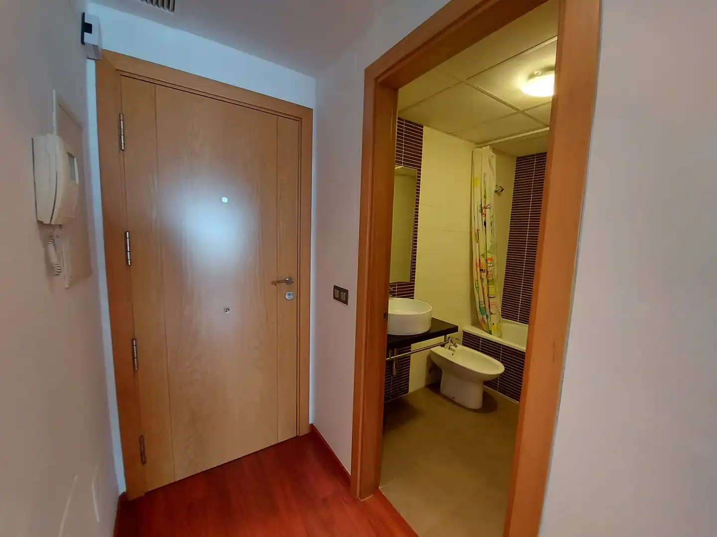 Badezimmer von Büro zum Verkauf in Málaga mit Klimaanlage, Terrasse und Möbliert