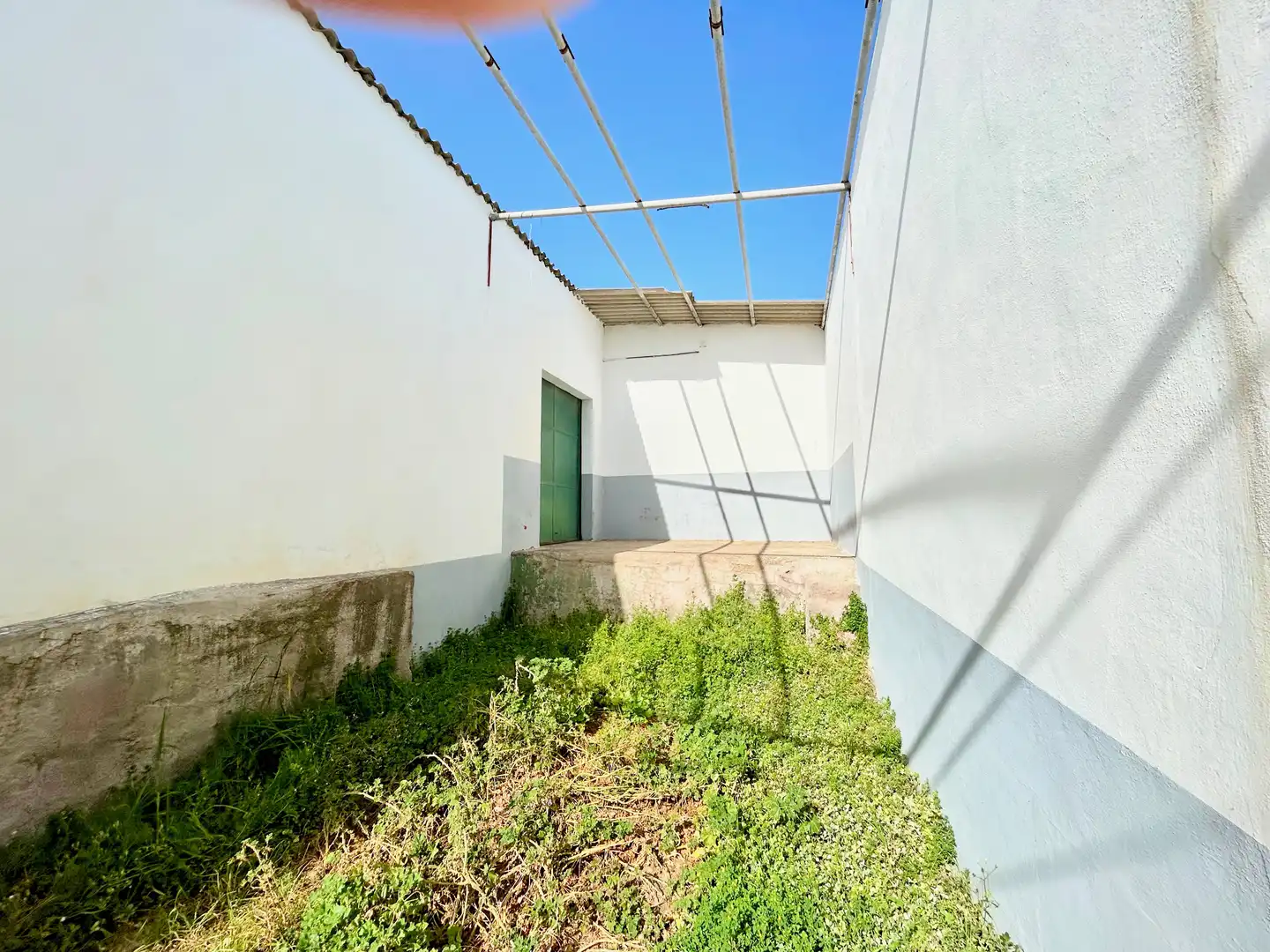 Vista exterior de Nave industrial en venta en Arico