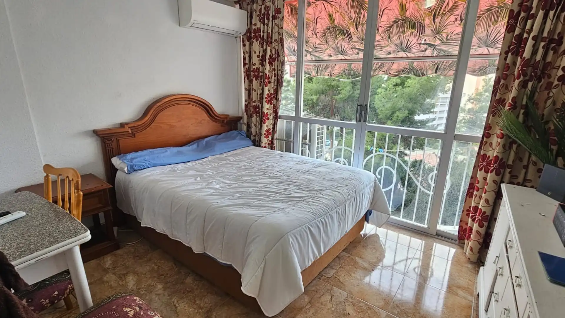 Habitación de Apartamento en venta en Benidorm con Calefacción, Piscina y Amueblado