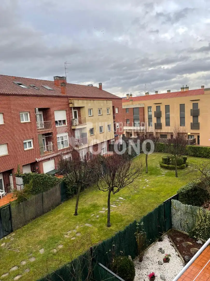 Vista exterior de Dúplex en venda en Haro amb Aire condicionat, Calefacció i Parquet