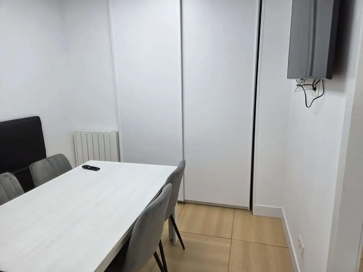 Büro zur Miete in Madrid mit Klimaanlage, Heizung und Möbliert