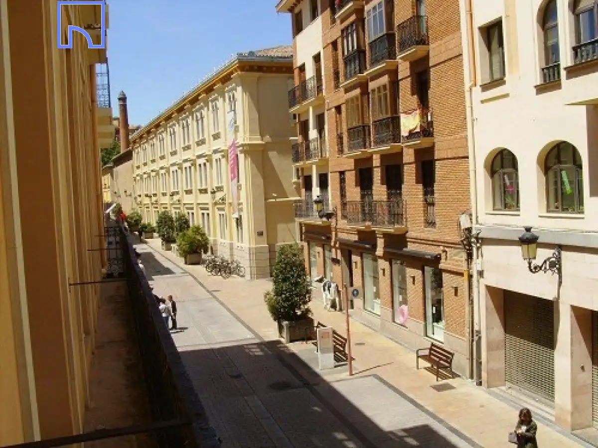 Büro mit Aufzug zum Verkauf in Casco Antiguo