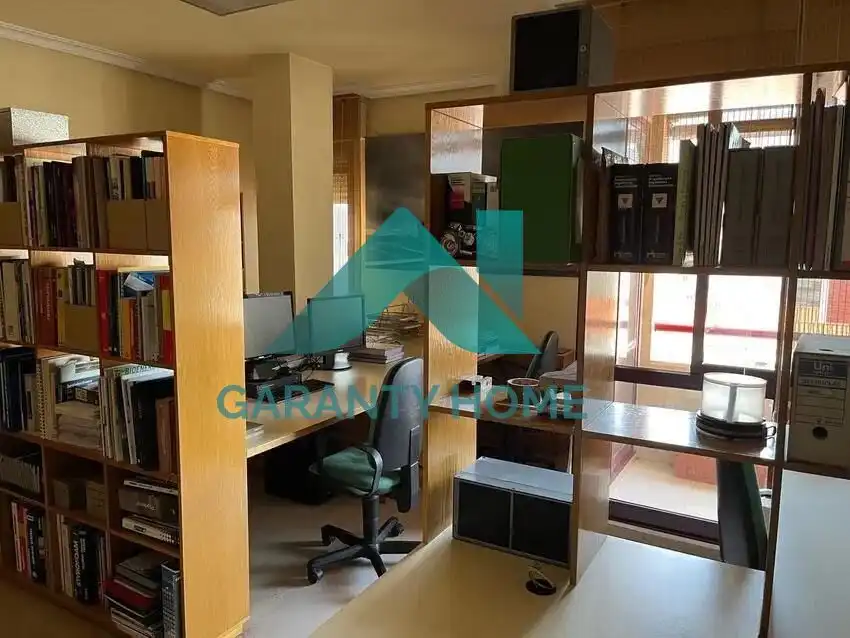 Oficina de alquiler en Centro