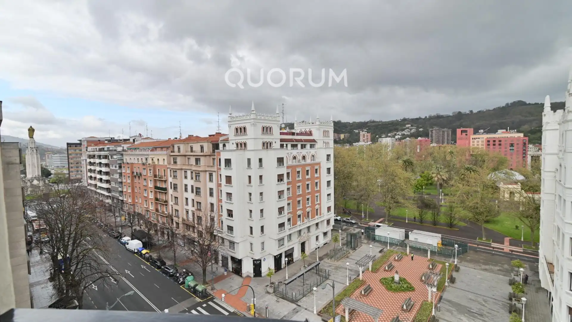 Vista exterior de Piso en venta en Bilbao  con Terraza, Balcón y Jacuzzi