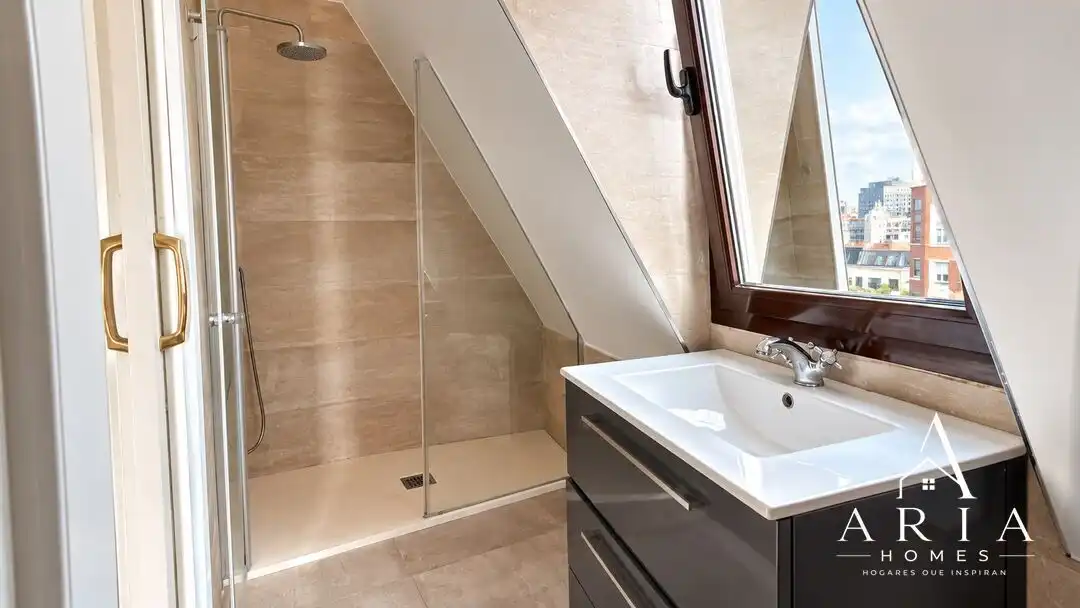 Baño de Ático en venta en Bilbao  con Calefacción