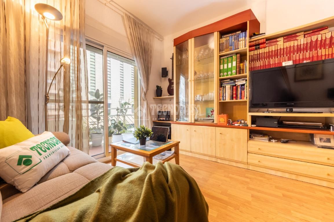 Living room of Flat for sale in  Tarragona Capital  with Air Conditioner, Parquet flooring and Balcony