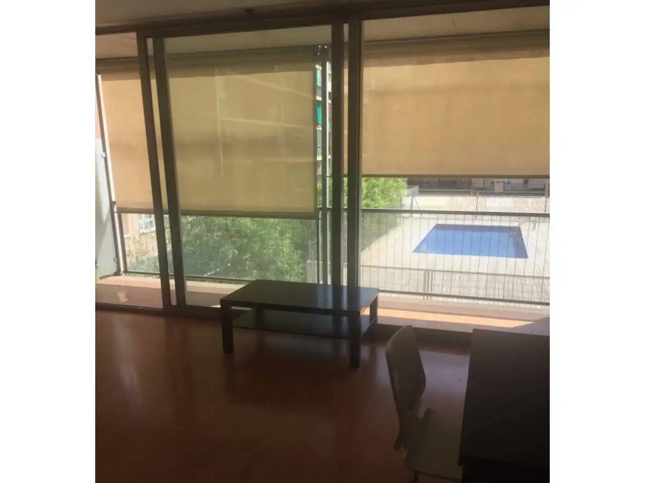 Wohnzimmer von Wohnung zur Miete in Terrassa mit Klimaanlage, Parkett und Balkon