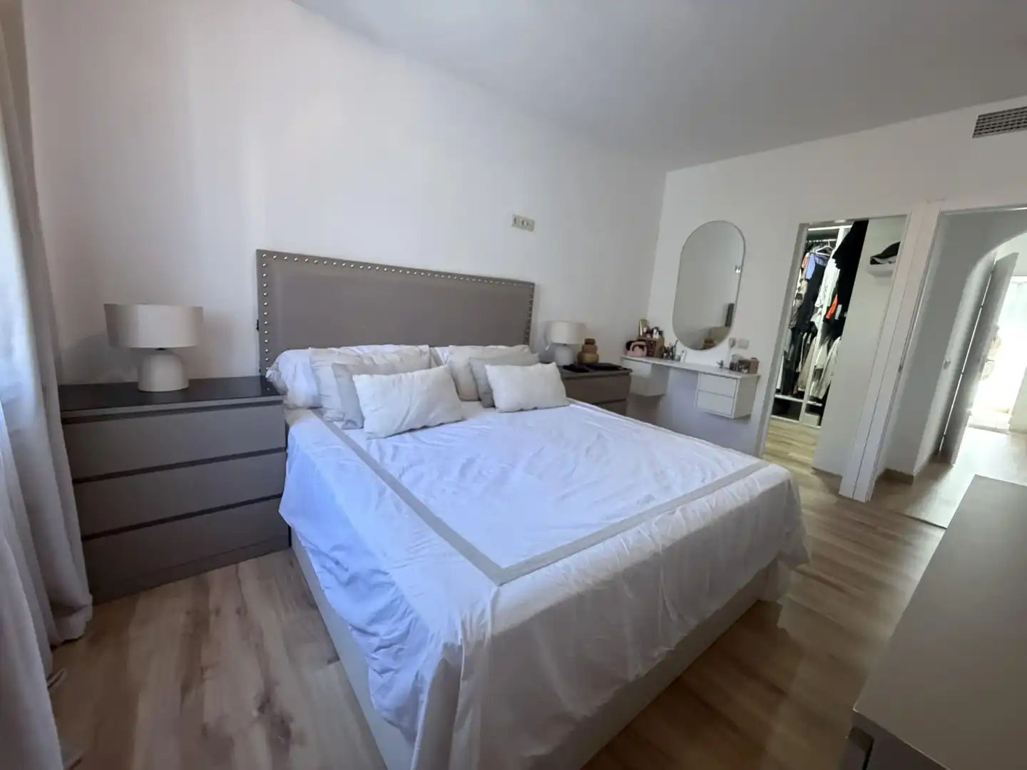Casa aparellada amb piscina en venda a Santangelo, imagen 18