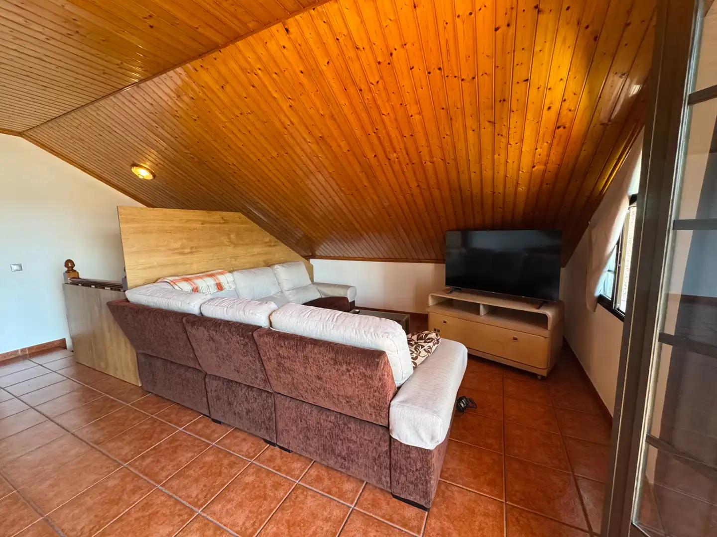 Sala d'estar de Casa o xalet en venda en Muros amb Calefacció, Jardí privat i Terrassa