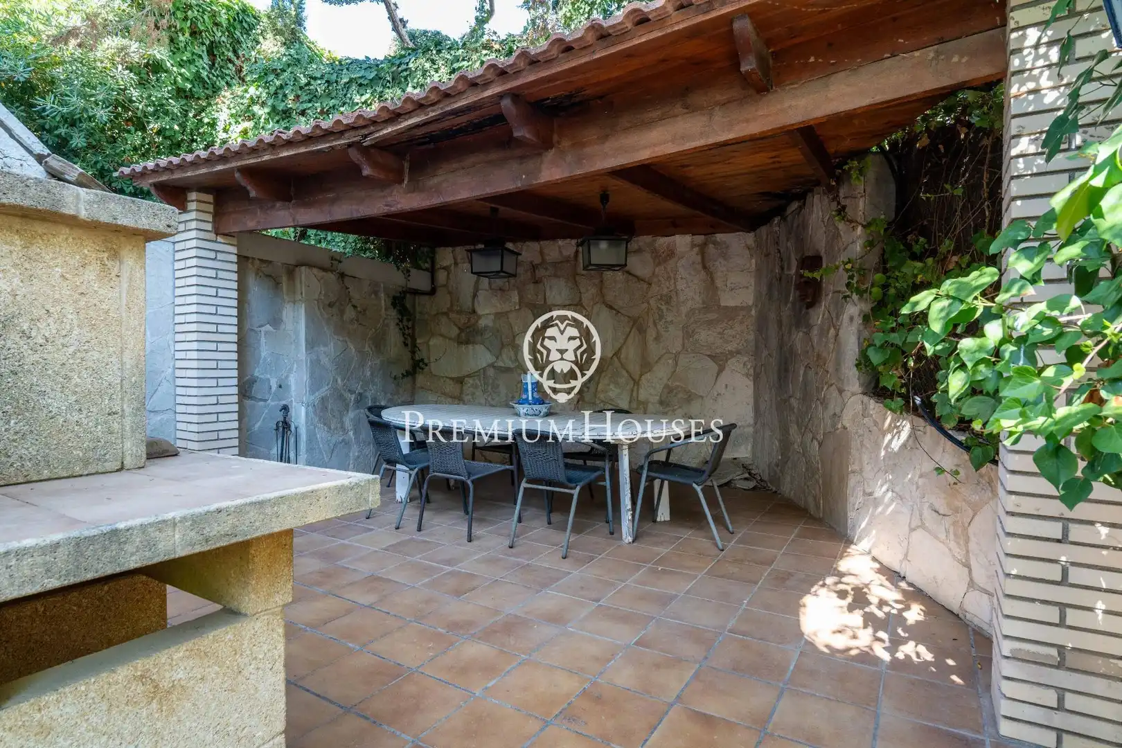 Terrassa de Casa o xalet en venda en Sitges amb Aire condicionat, Calefacció i Jardí privat