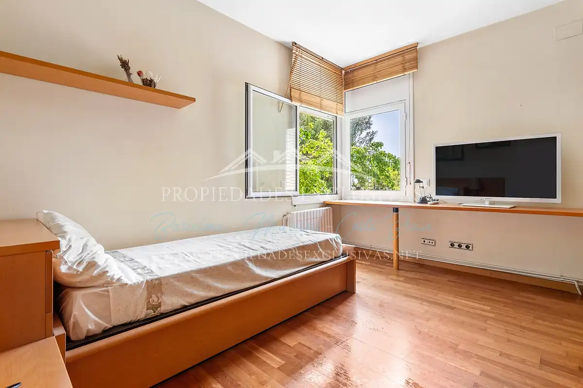 Schlafzimmer von Haus oder Chalet zum Verkauf in Alella mit Klimaanlage, Heizung und Privatgarten
