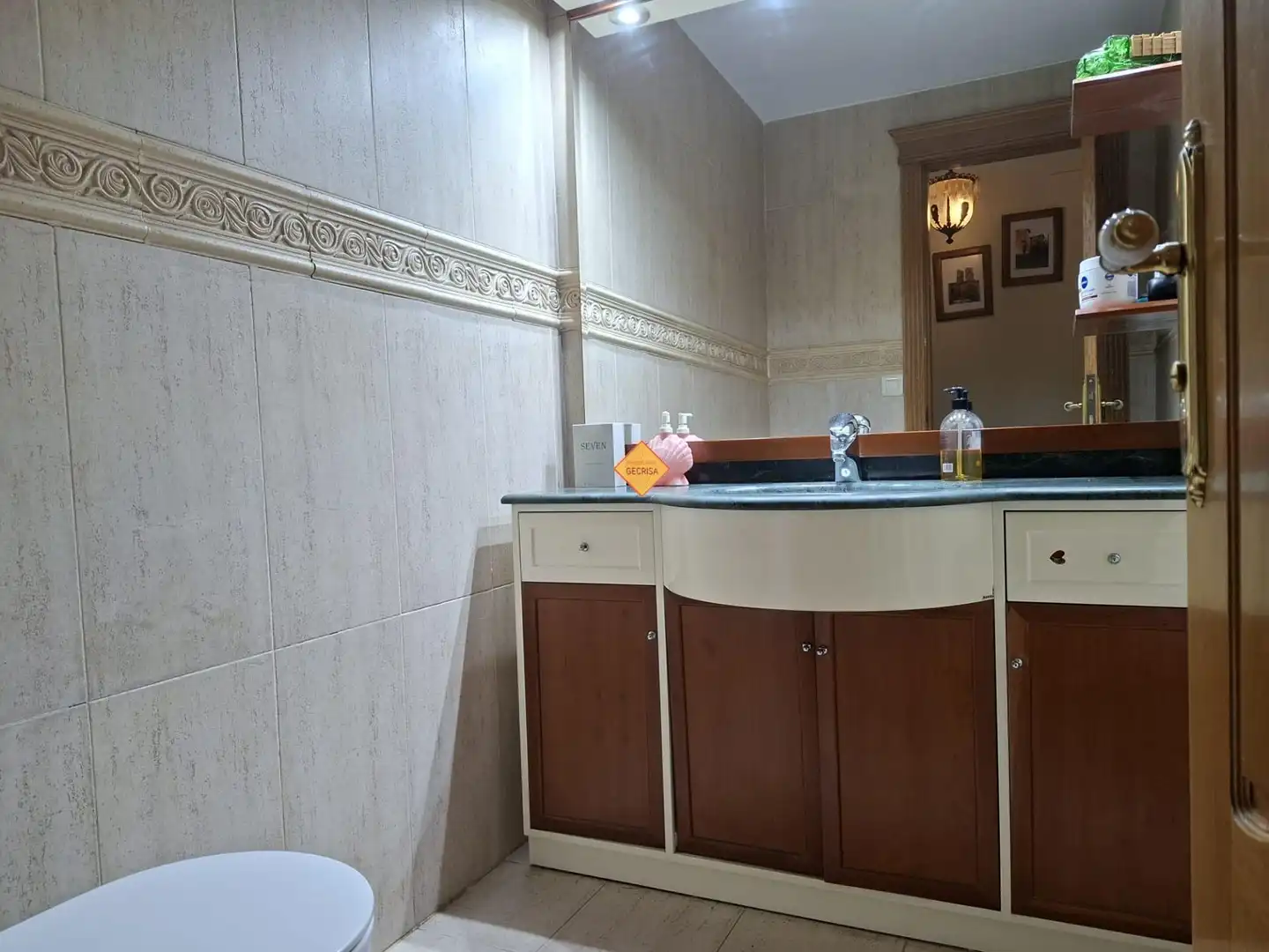 Bany de Casa o xalet en venda en Paterna amb Aire condicionat, Calefacció i Jardí privat