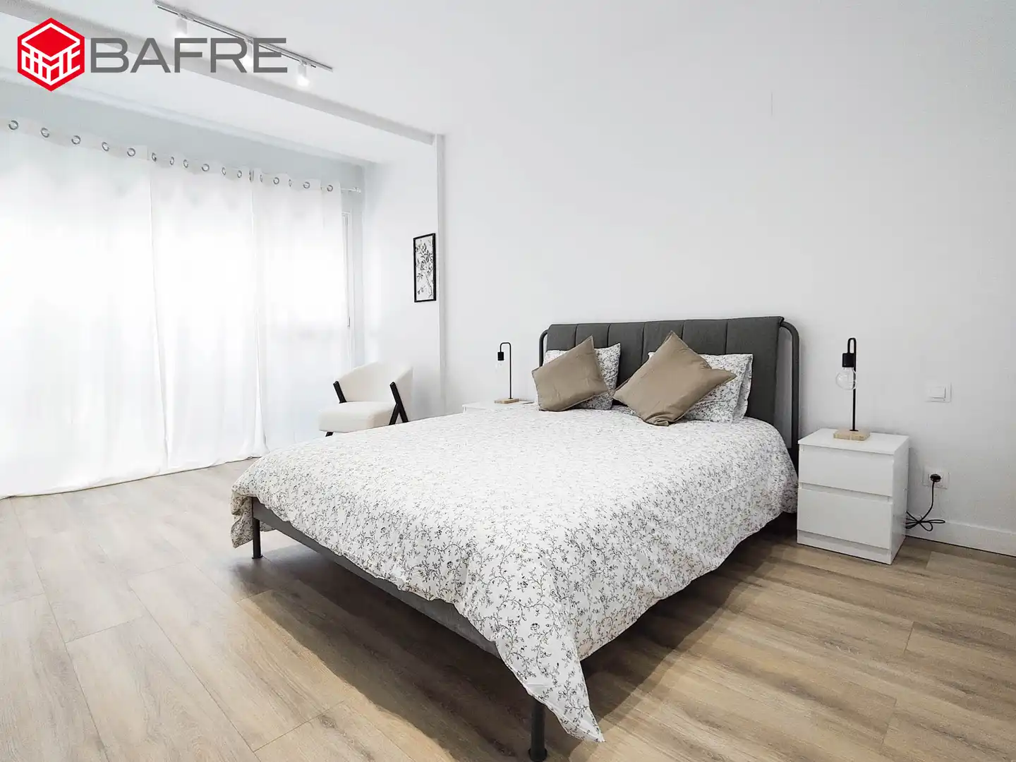 Maisonette zur Miete in Paseo de Europa, Vega de la Moraleja