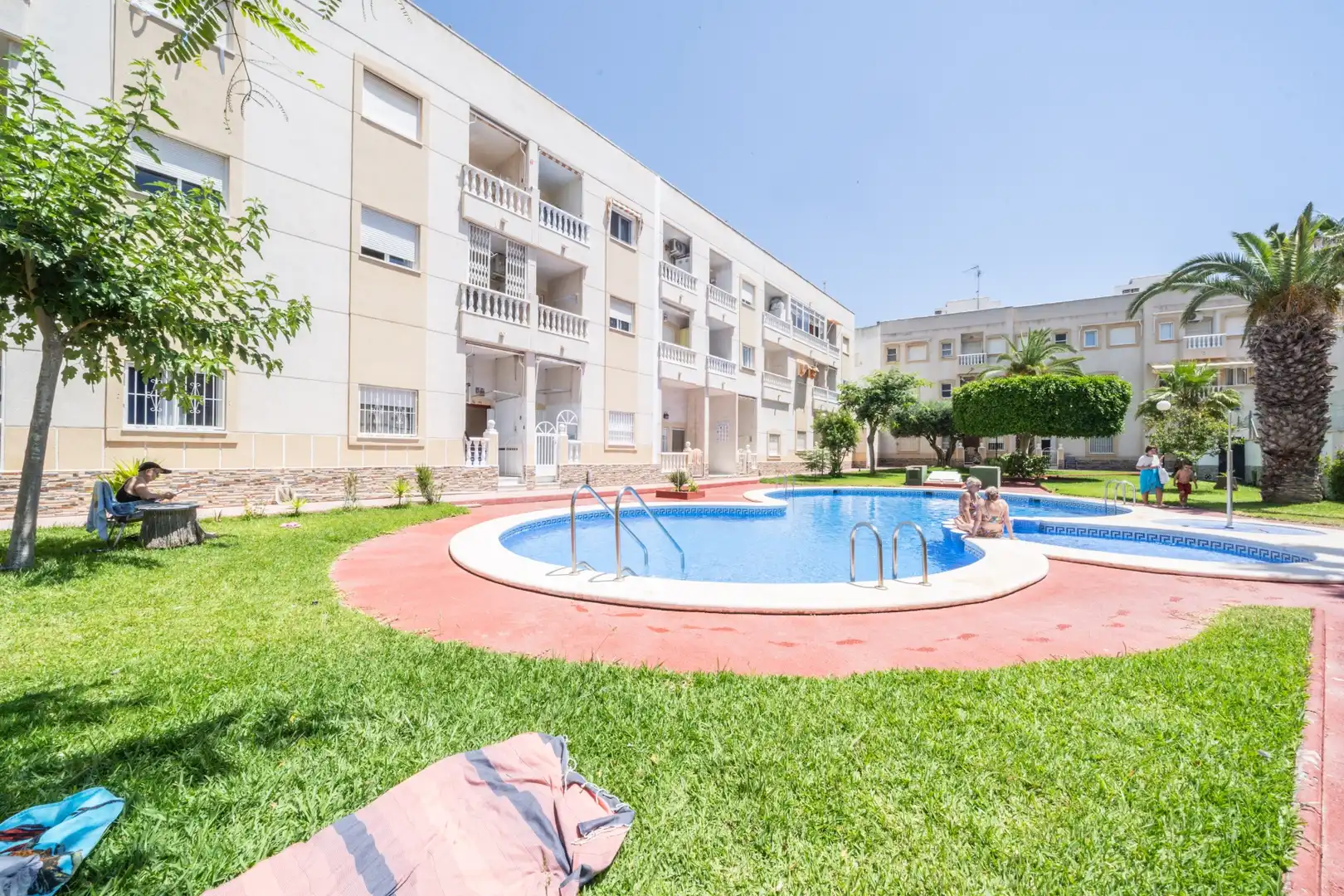 Piscina de Apartamento de alquiler en Torrevieja con Aire acondicionado, Terraza y Piscina