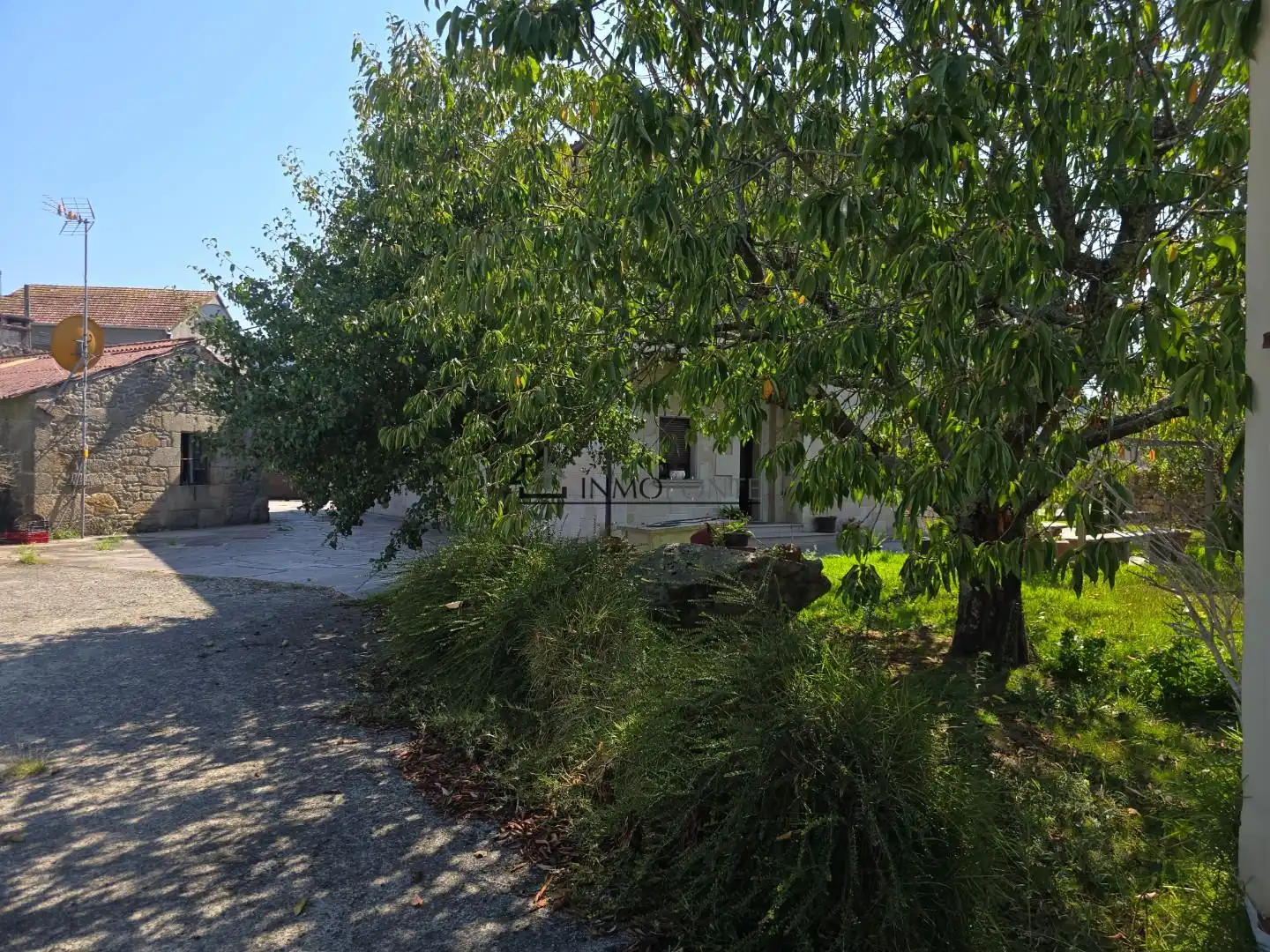 Vista exterior de Casa o xalet en venda en Valga amb Calefacció, Jardí privat i Terrassa