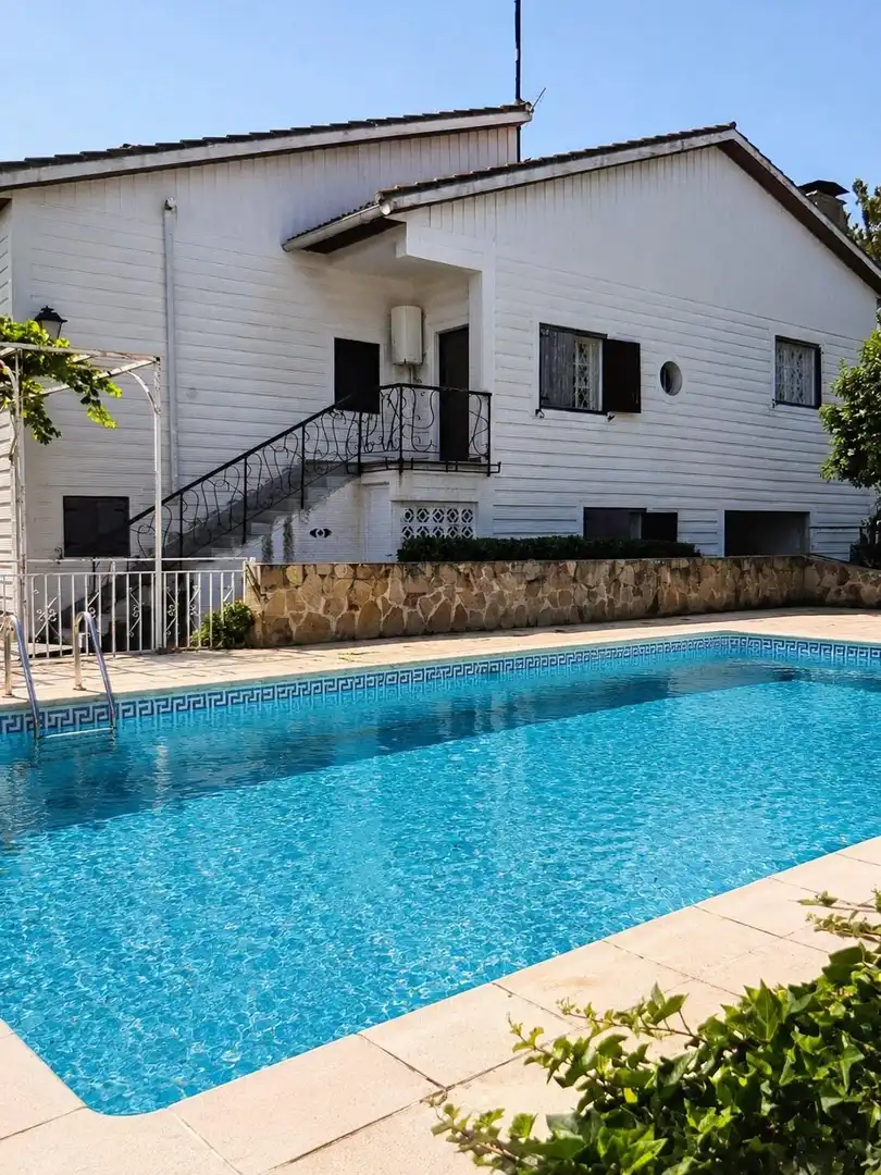 Villa mit Garten zum Verkauf in CAMPILLO