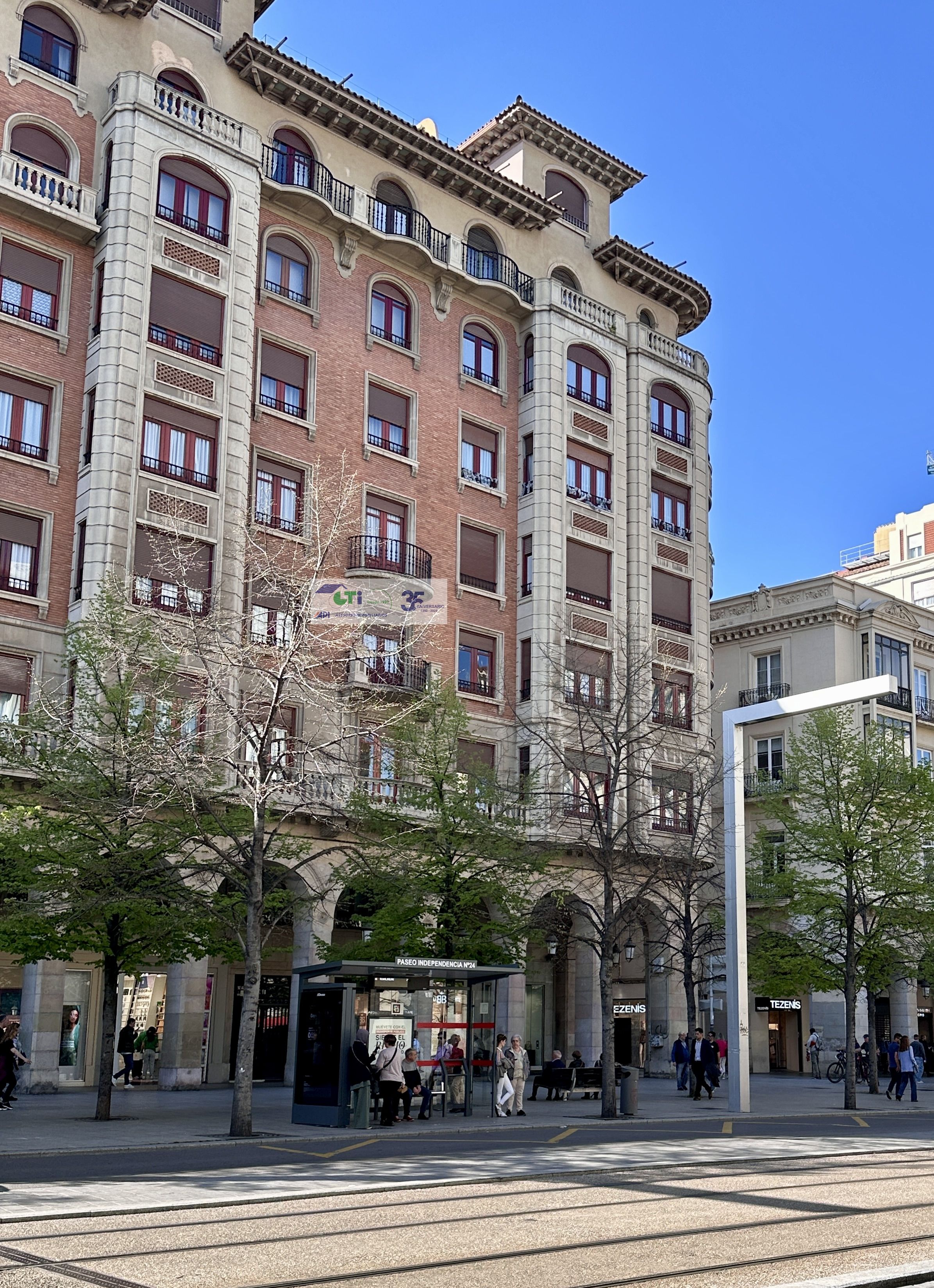 Vista exterior de Oficina en venda en  Zaragoza Capital
