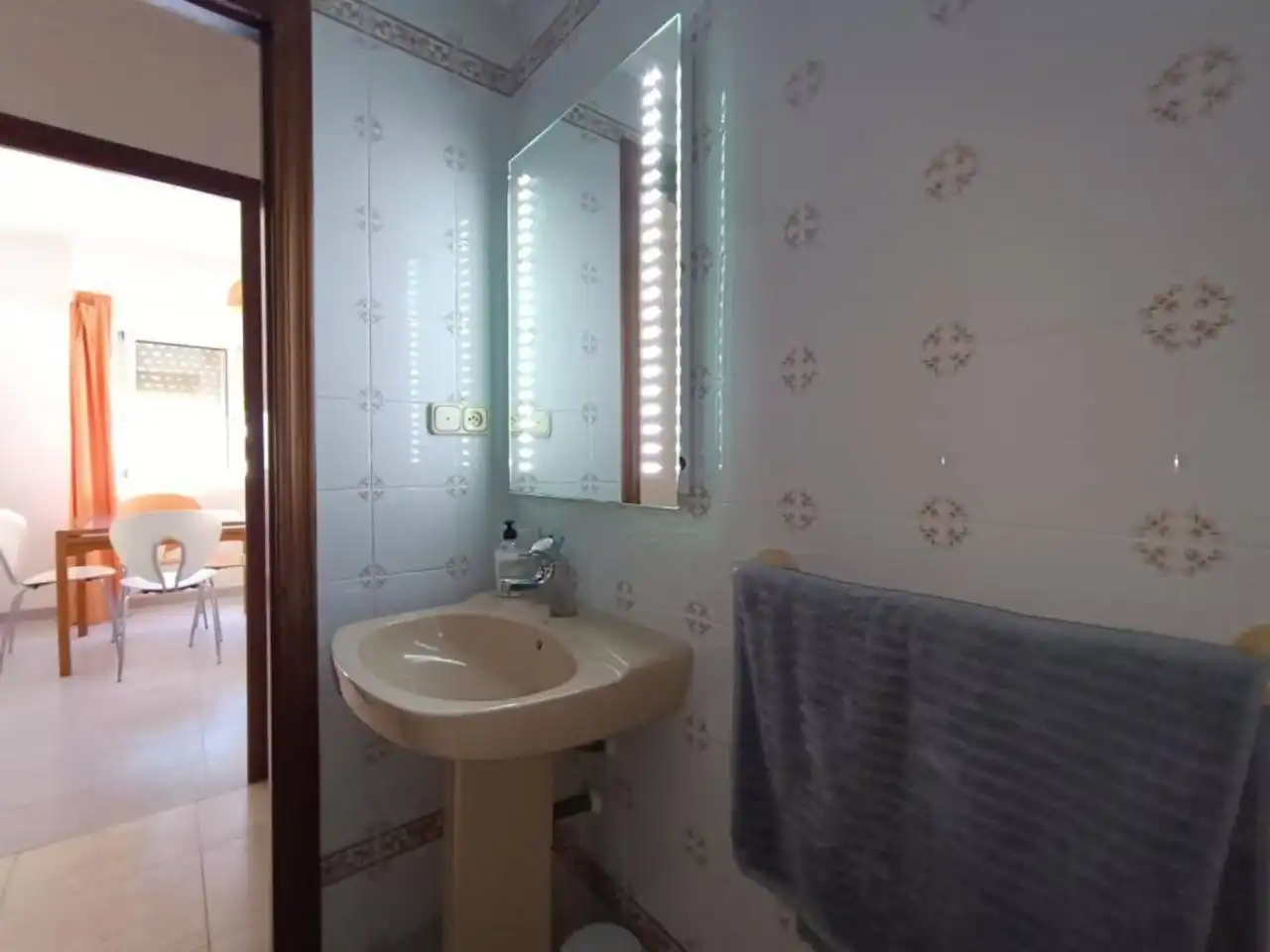Bathroom of Flat for rent in El Campello  with Air Conditioner, Terrace and Furnished