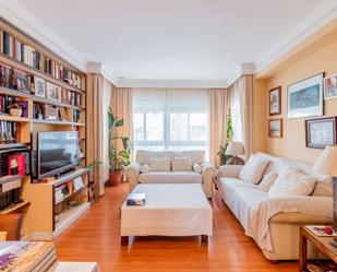 Living room of Flat for sale in  Madrid Capital  with Heating and Terrace