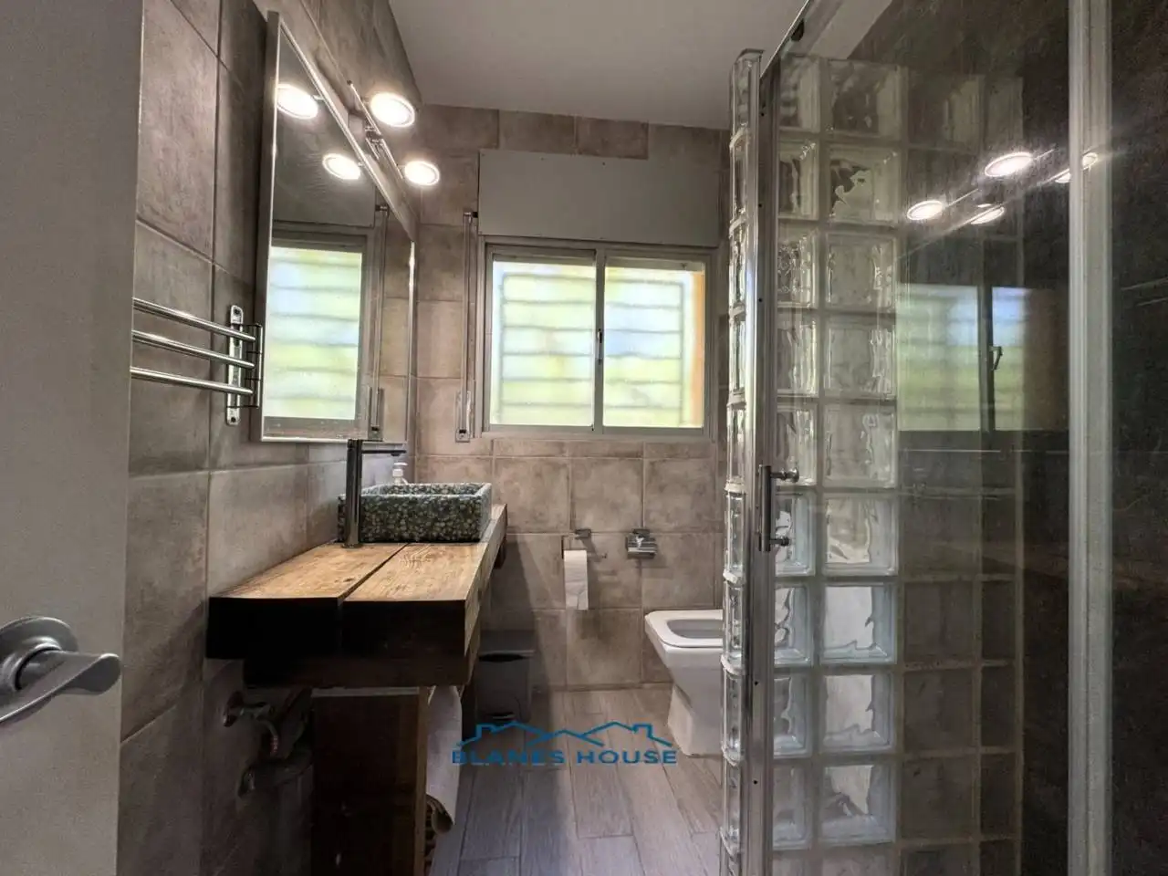 Bany de Casa o xalet en venda en Tordera amb Aire condicionat, Jardí privat i Terrassa
