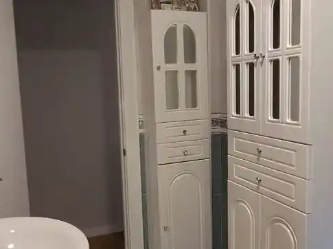 Bany de Pis en venda en Degaña amb Parquet i Moblat