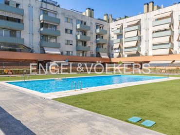 Baixos amb piscina en venda a Nord-est