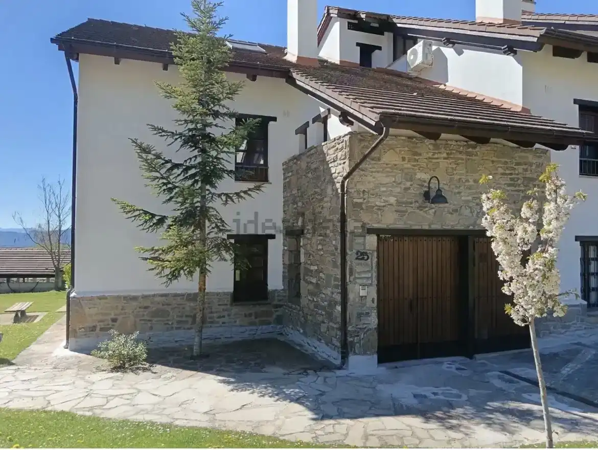 Vista exterior de Piso en venta en Jaca con Aire acondicionado y Piscina