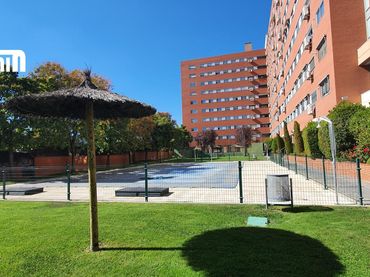 Piso con piscina en venta en Calle POLAN