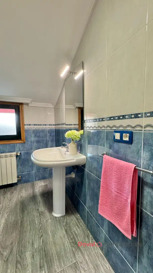Bany de Casa o xalet en venda en Salceda de Caselas amb Calefacció, Jardí privat i Terrassa