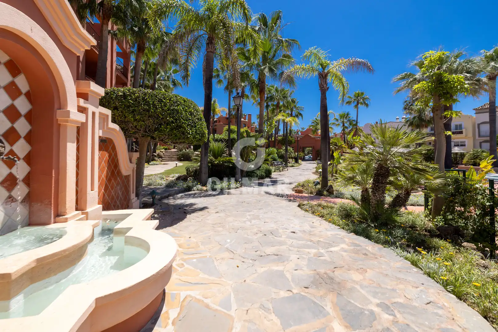 Vista exterior de Apartament en venda en Marbella amb Calefacció, Traster i Piscina