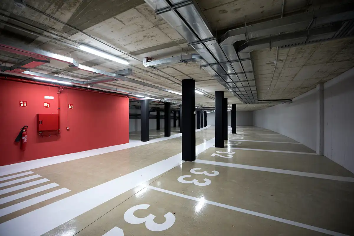 Parking de Piso en venta en Abrera con Terraza, Trastero y Piscina comunitaria