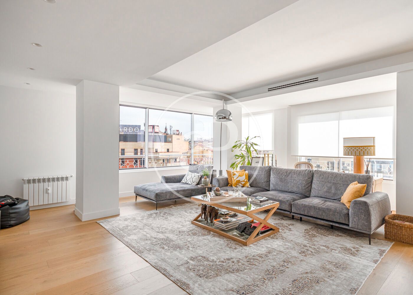 Living room of Flat for sale in  Madrid Capital  with Air Conditioner, Heating and Storage room