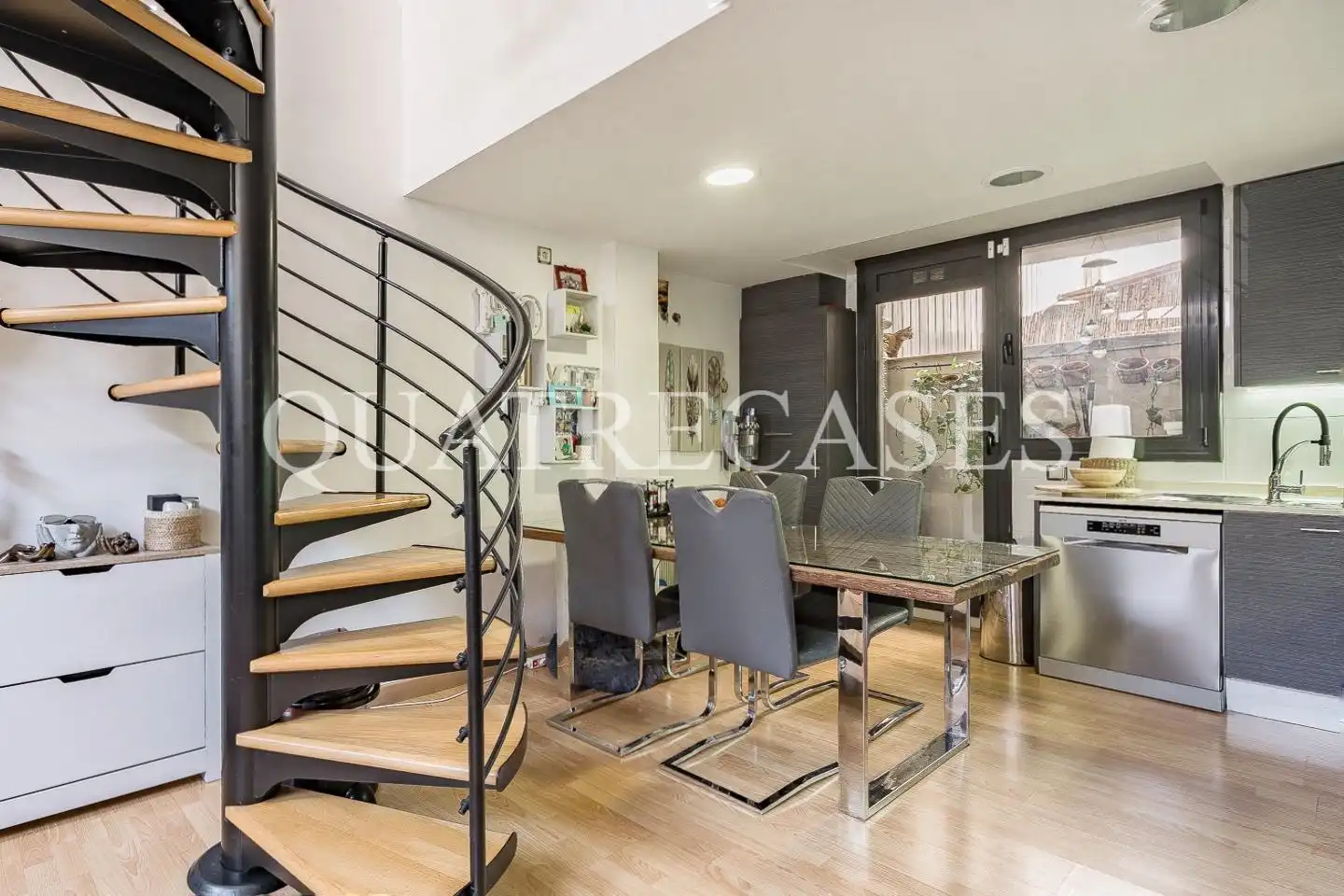 Vista exterior de Piso en venta en Barcelona con Aire acondicionado, Calefacción y Parquet