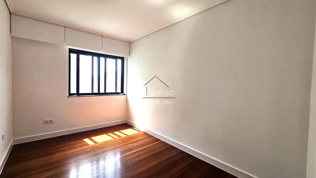Habitación de Piso en venta en Ferrol con Calefacción y Trastero