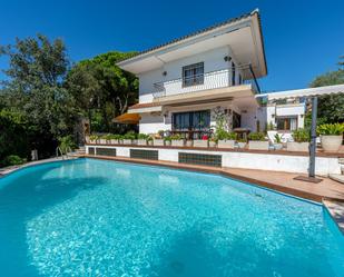 Jardí de Casa o xalet en venda en Calafell amb Aire condicionat, Terrassa i Piscina