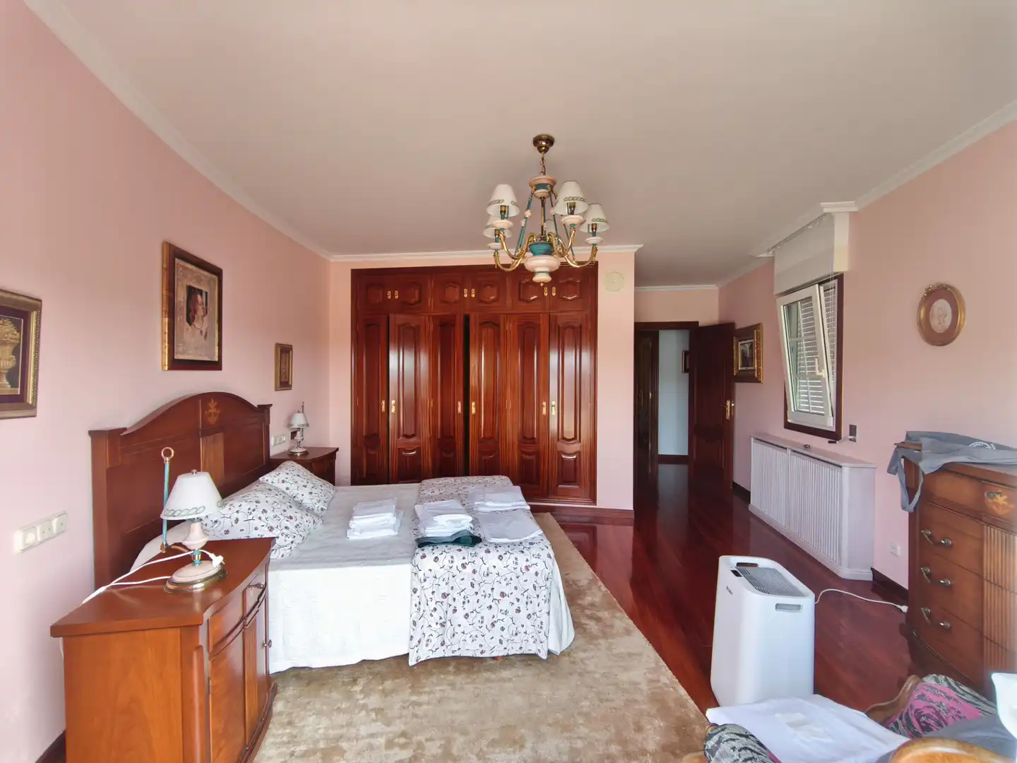 Dormitori de Casa o xalet en venda en Santiago de Compostela  amb Calefacció, Jardí privat i Terrassa