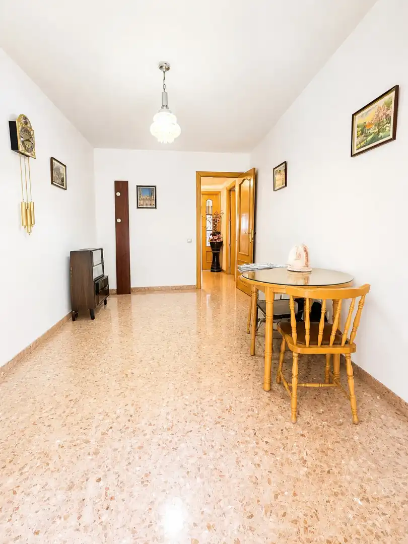 Menjador de Pis en venda en Cerdanyola del Vallès amb Aire condicionat, Calefacció i Balcó