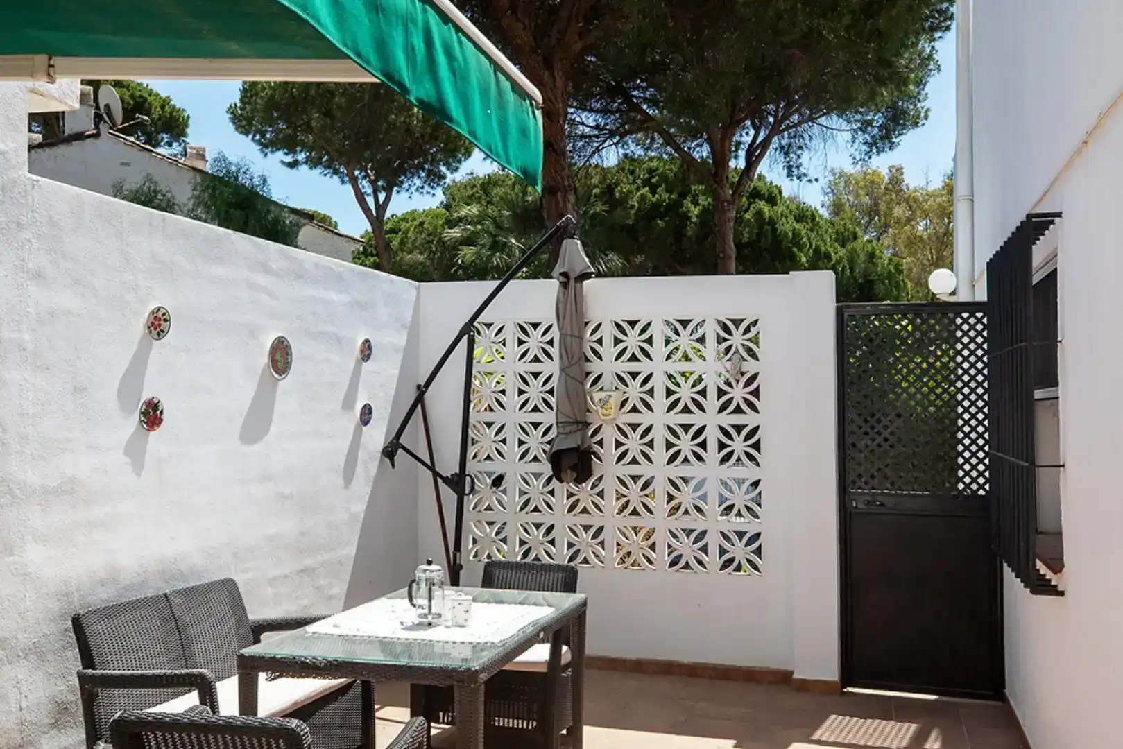 Terrassa de Casa adosada en venda en Estepona amb Aire condicionat, Jardí privat i Piscina
