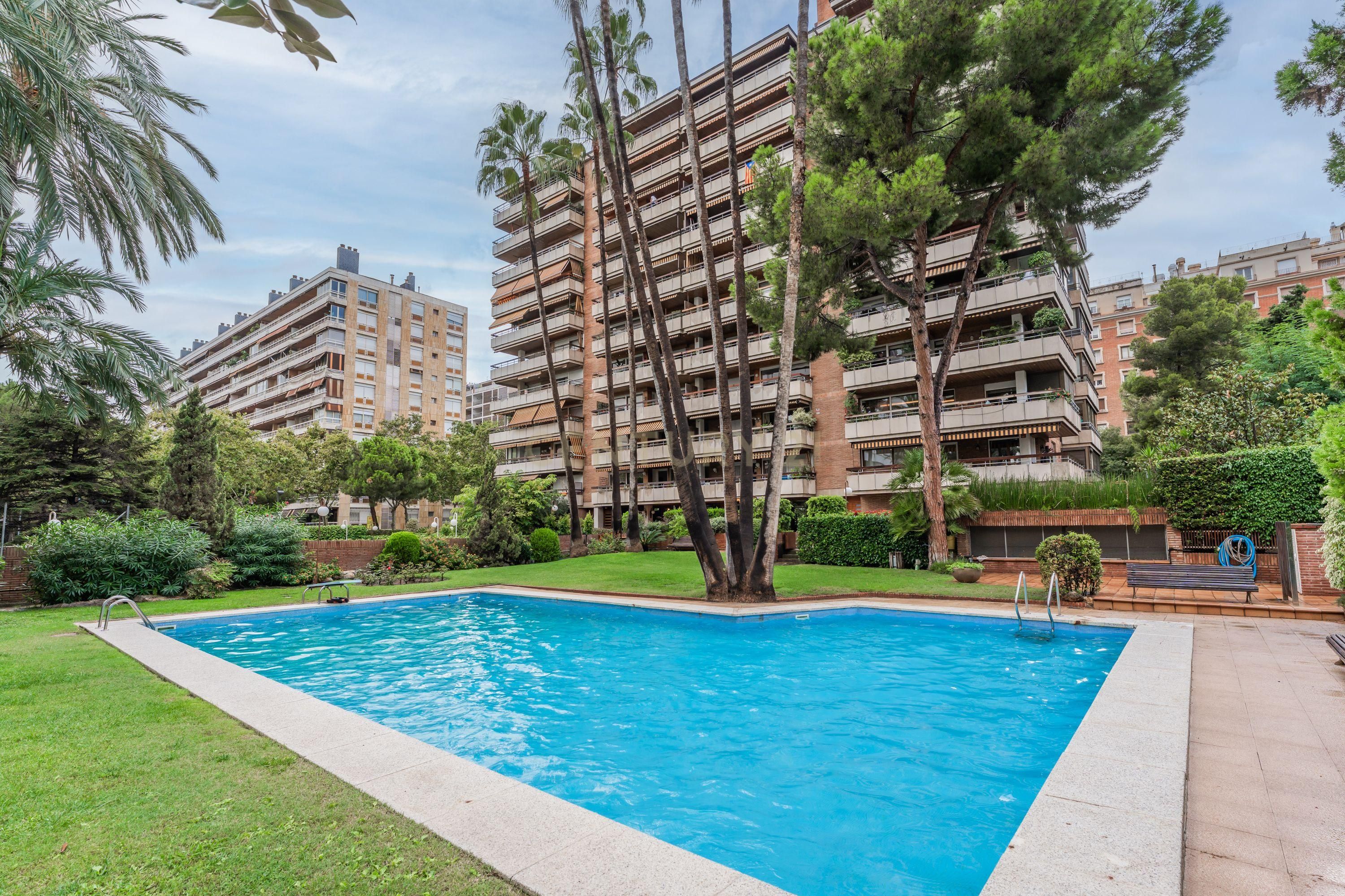 Piscina de Apartament de lloguer en  Barcelona Capital