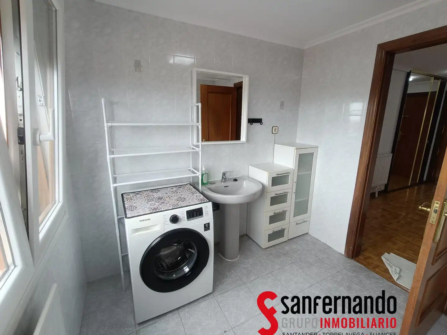 Bathroom of Flat for rent in Santander  with Heating, Parquet flooring and Furnished