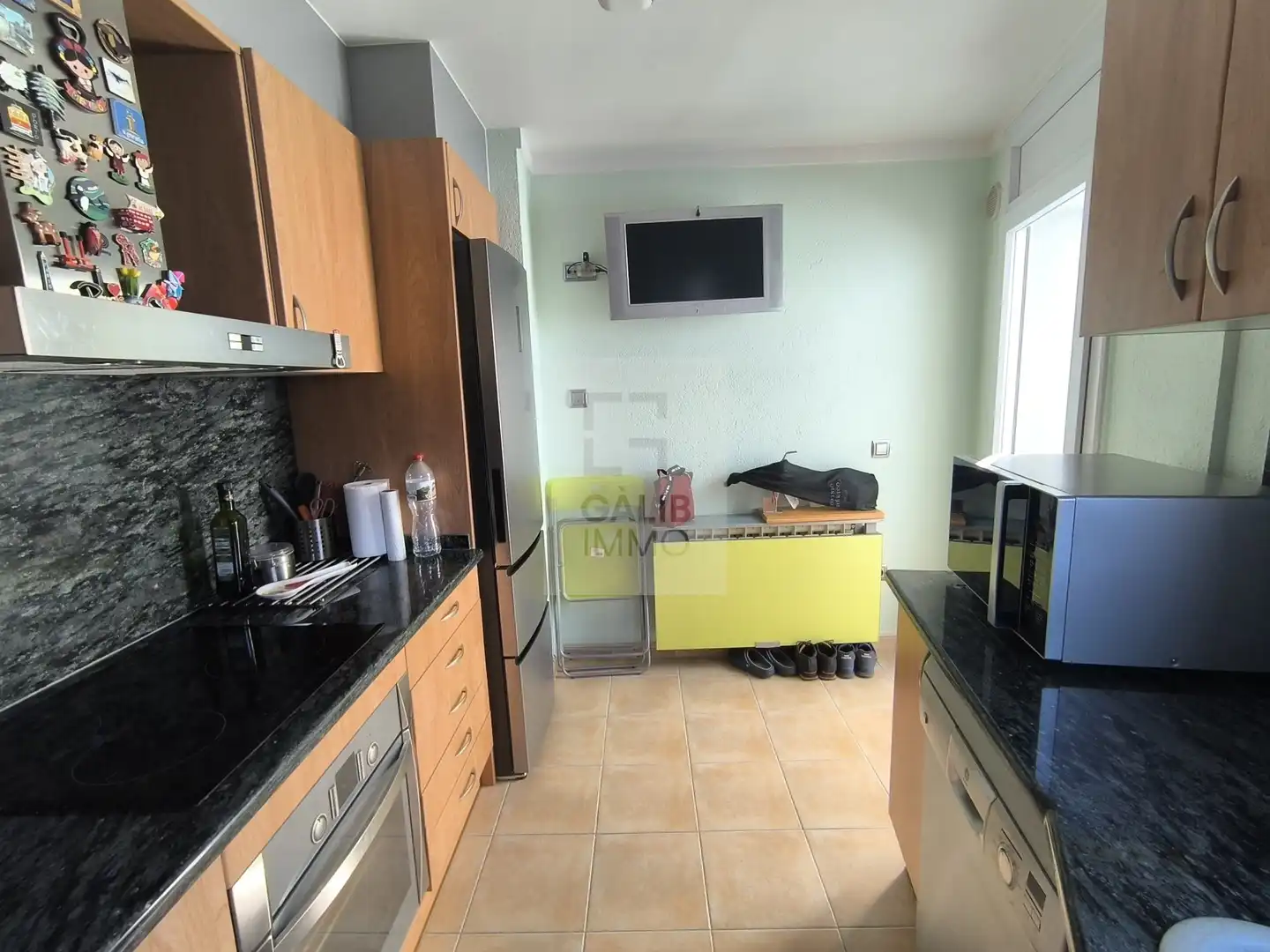Cuina de Dúplex en venda en Figueres amb Aire condicionat, Calefacció i Terrassa
