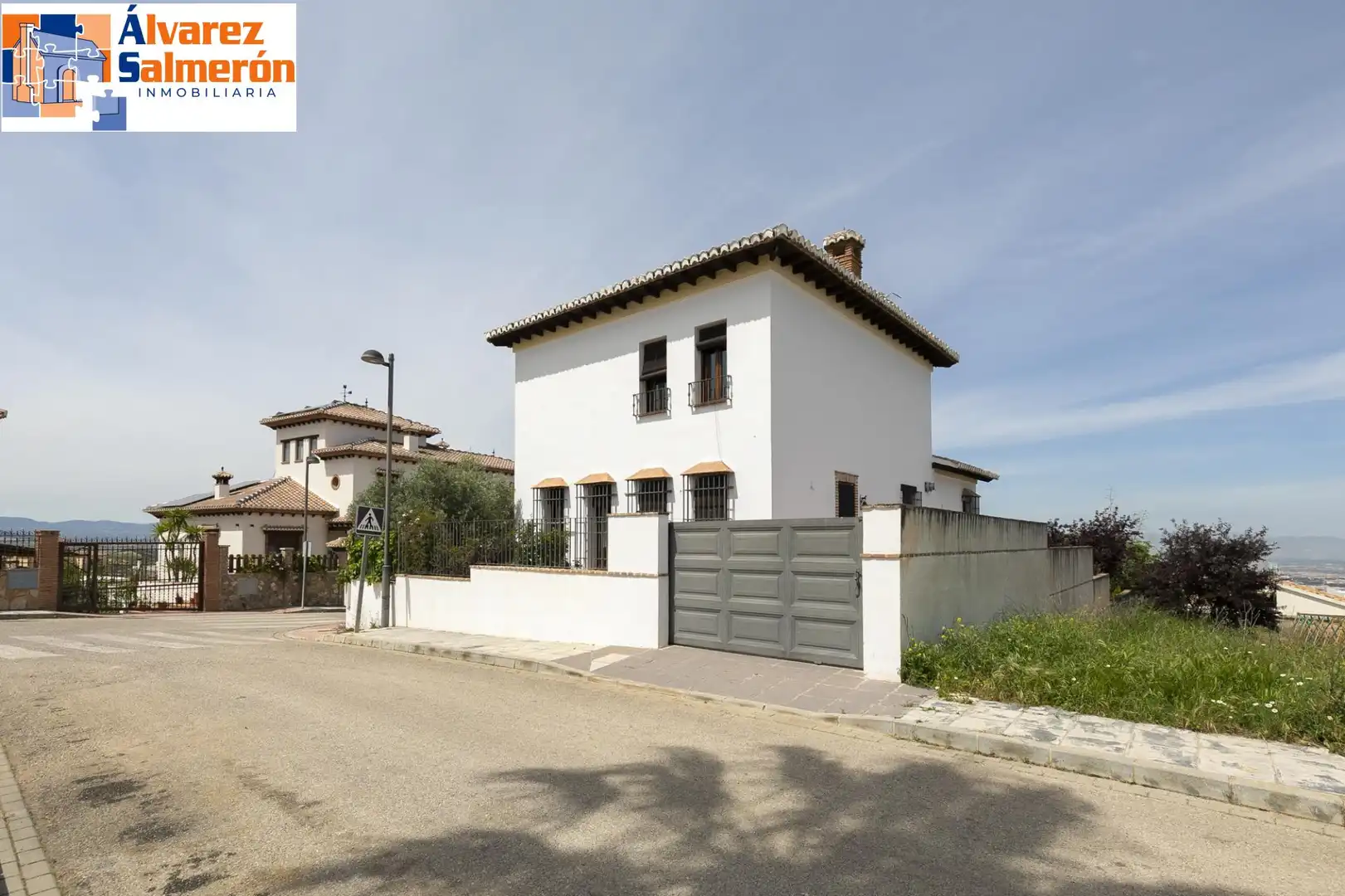 Vista exterior de Casa o chalet en venta en La Zubia con Aire acondicionado, Calefacción y Jardín privado