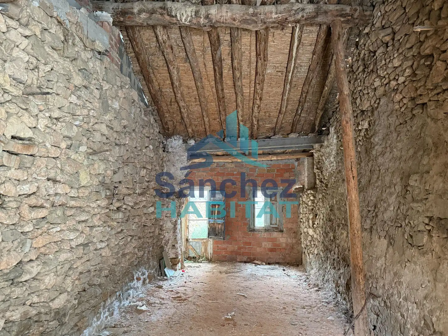Nave industrial en venta en Aras de los Olmos