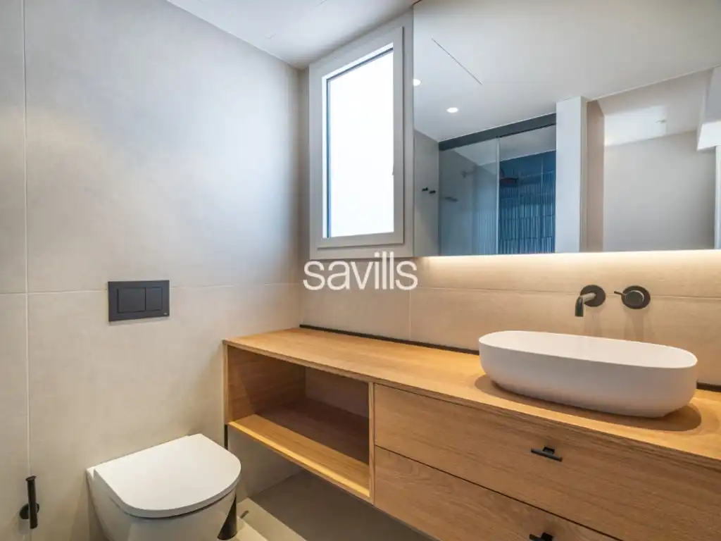 Badezimmer von Wohnungen zum Verkauf in Barcelona mit Klimaanlage, Möbliert und Balkon