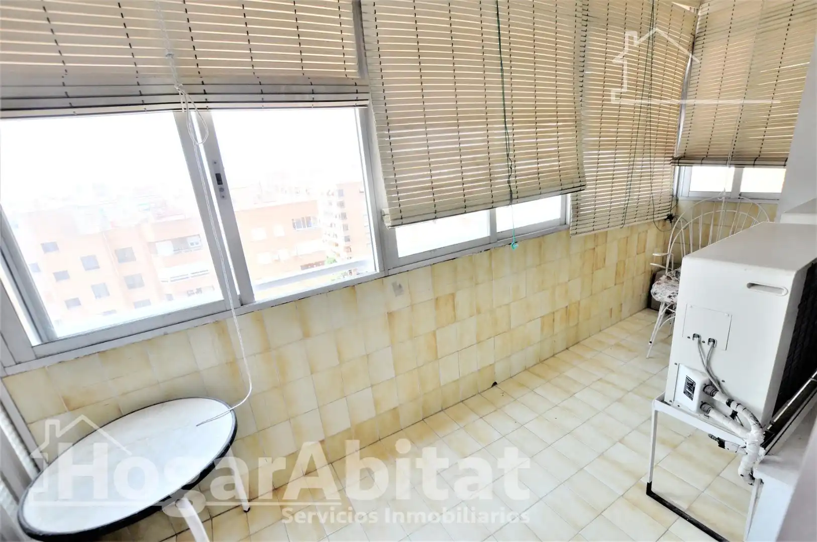 Habitación de Piso en venta en Valencia con Balcón