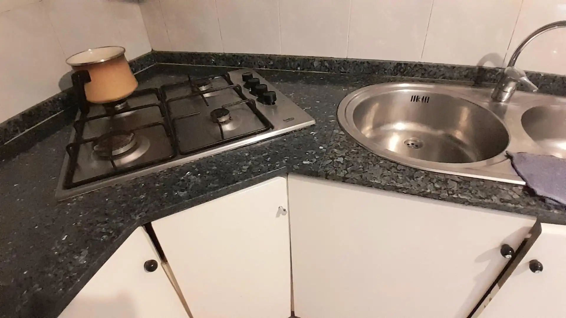 Cuina de Pis en venda en Yecla amb Calefacció, Traster i Moblat