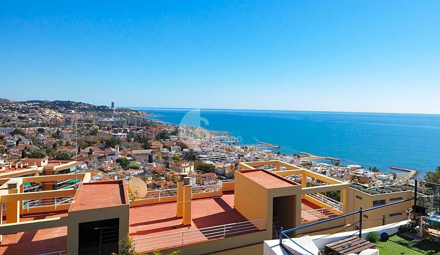 Vista exterior de Casa adosada en venda en Málaga Capital amb Aire condicionat, Terrassa i Traster