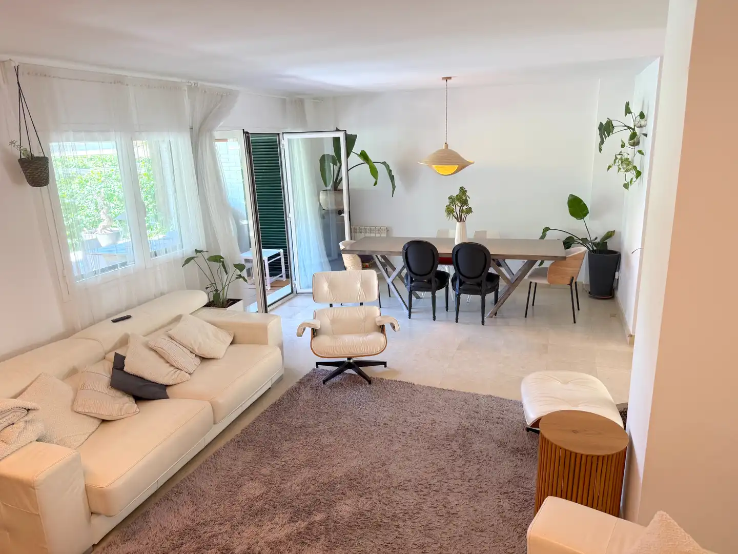 Sala d'estar de Casa adosada en venda en Club de Campo amb Aire condicionat, Calefacció i Jardí privat