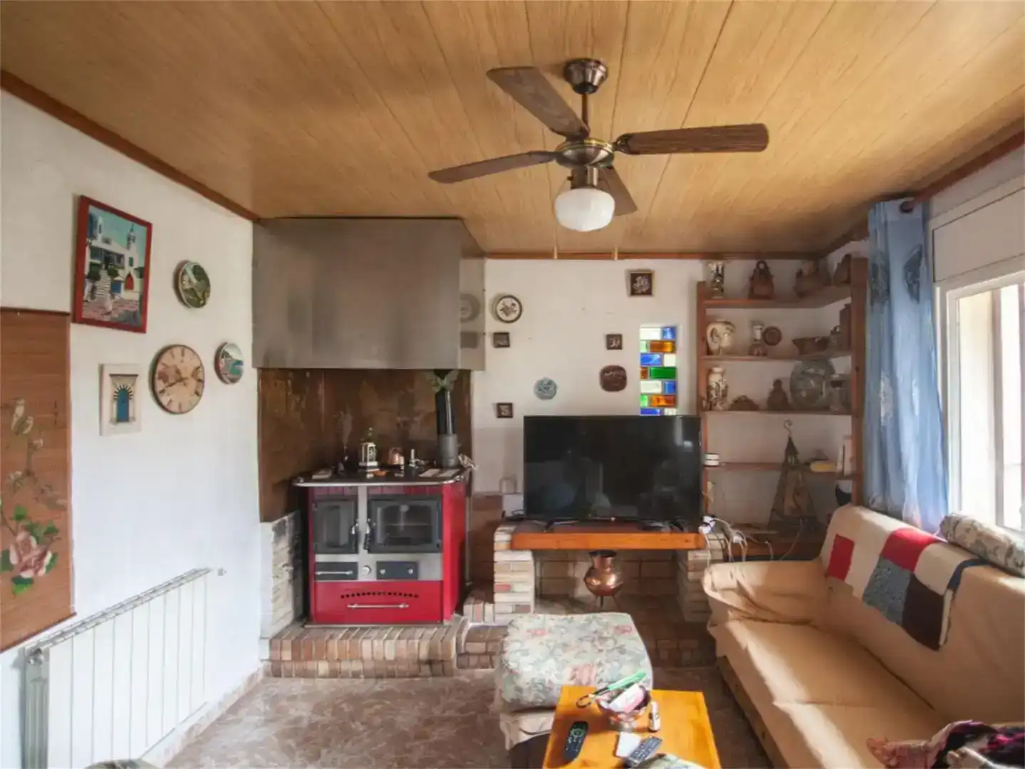 Sala d'estar de Casa o xalet en venda en Esparreguera amb Aire condicionat, Piscina i Balcó
