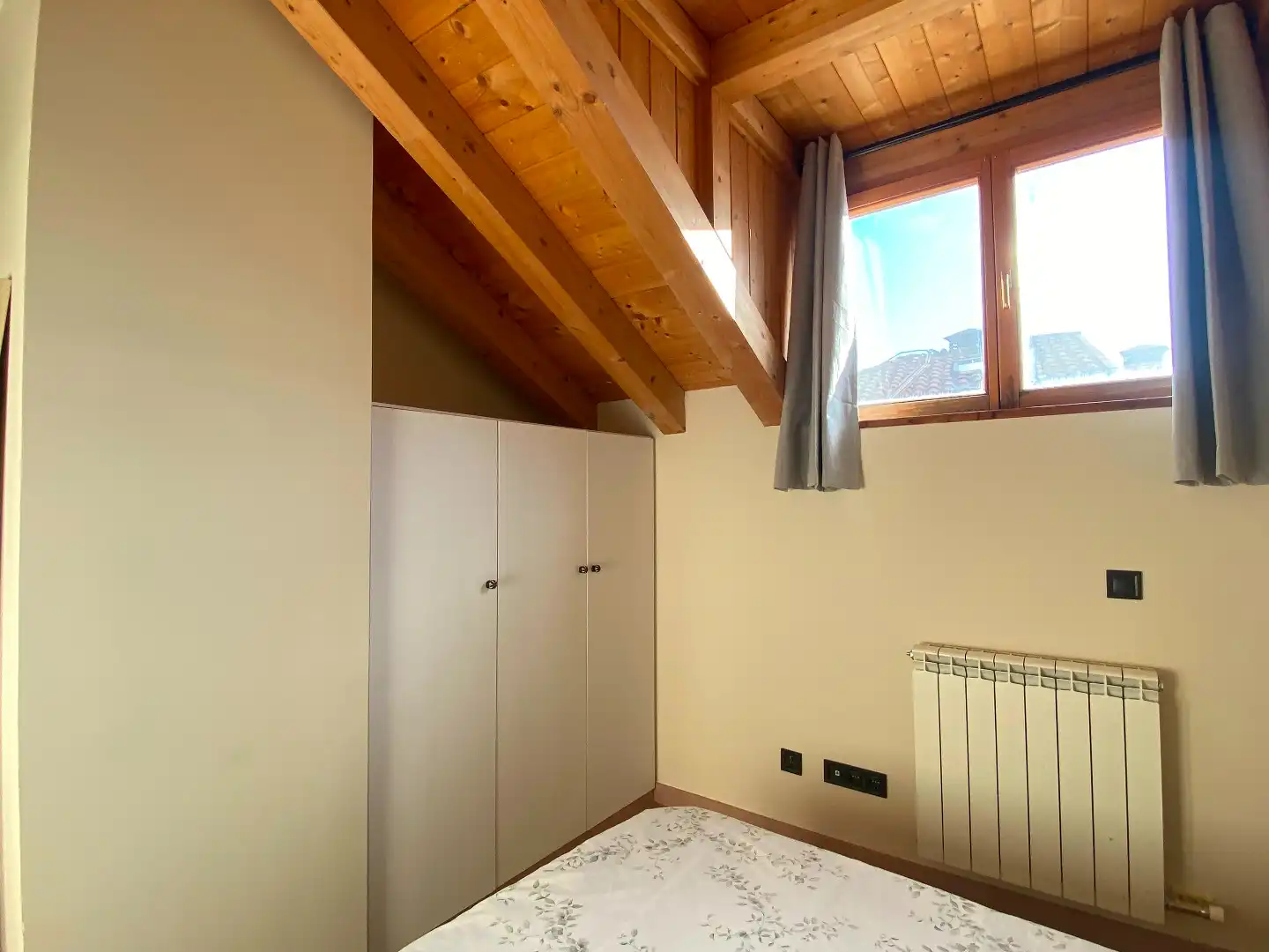 Dormitori de Dúplex en venda en Burgos amb Calefacció, Parquet i Traster